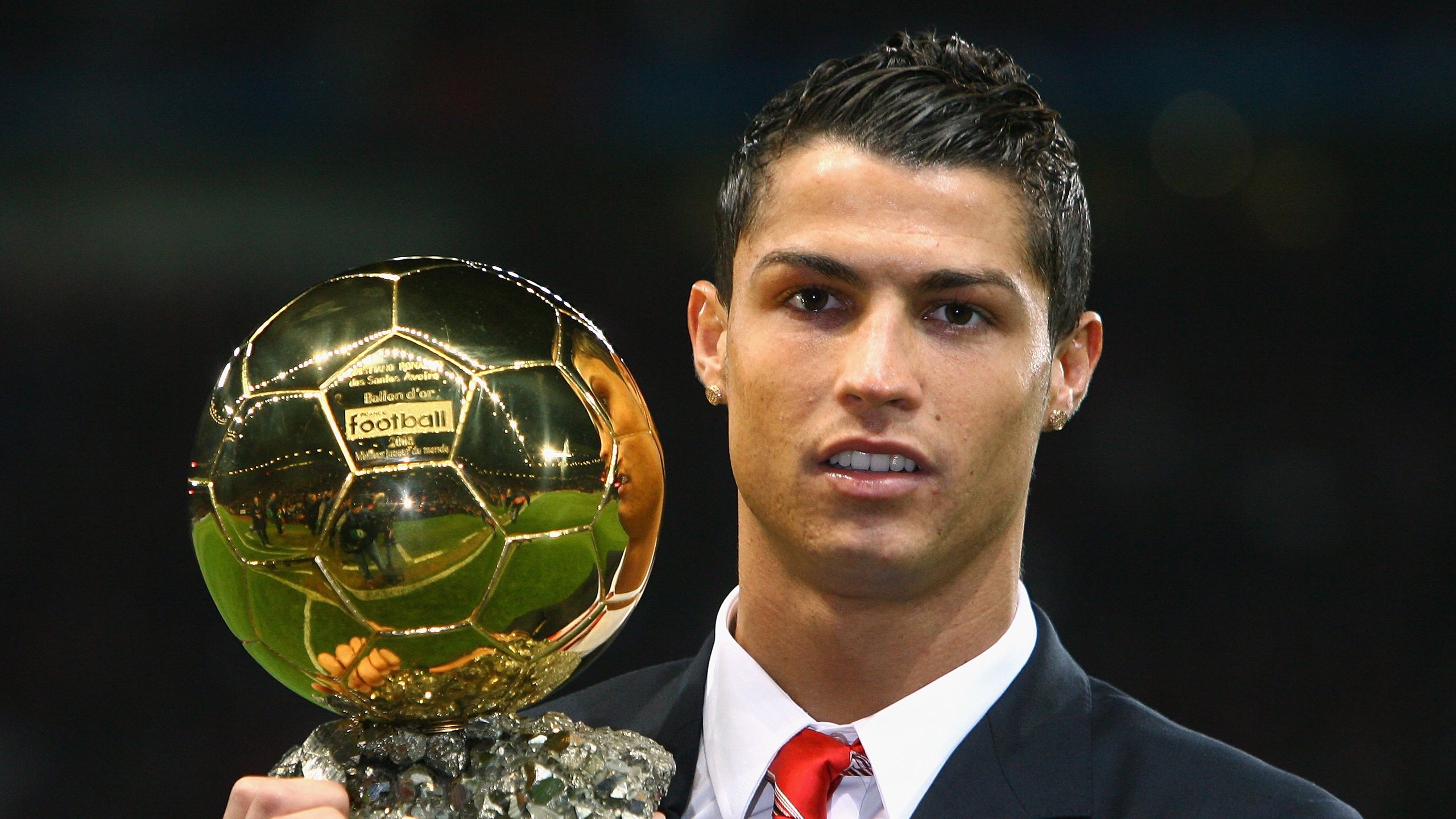 第一线：裁判判决对比分的决定性影响分析，裁判对比赛的影响