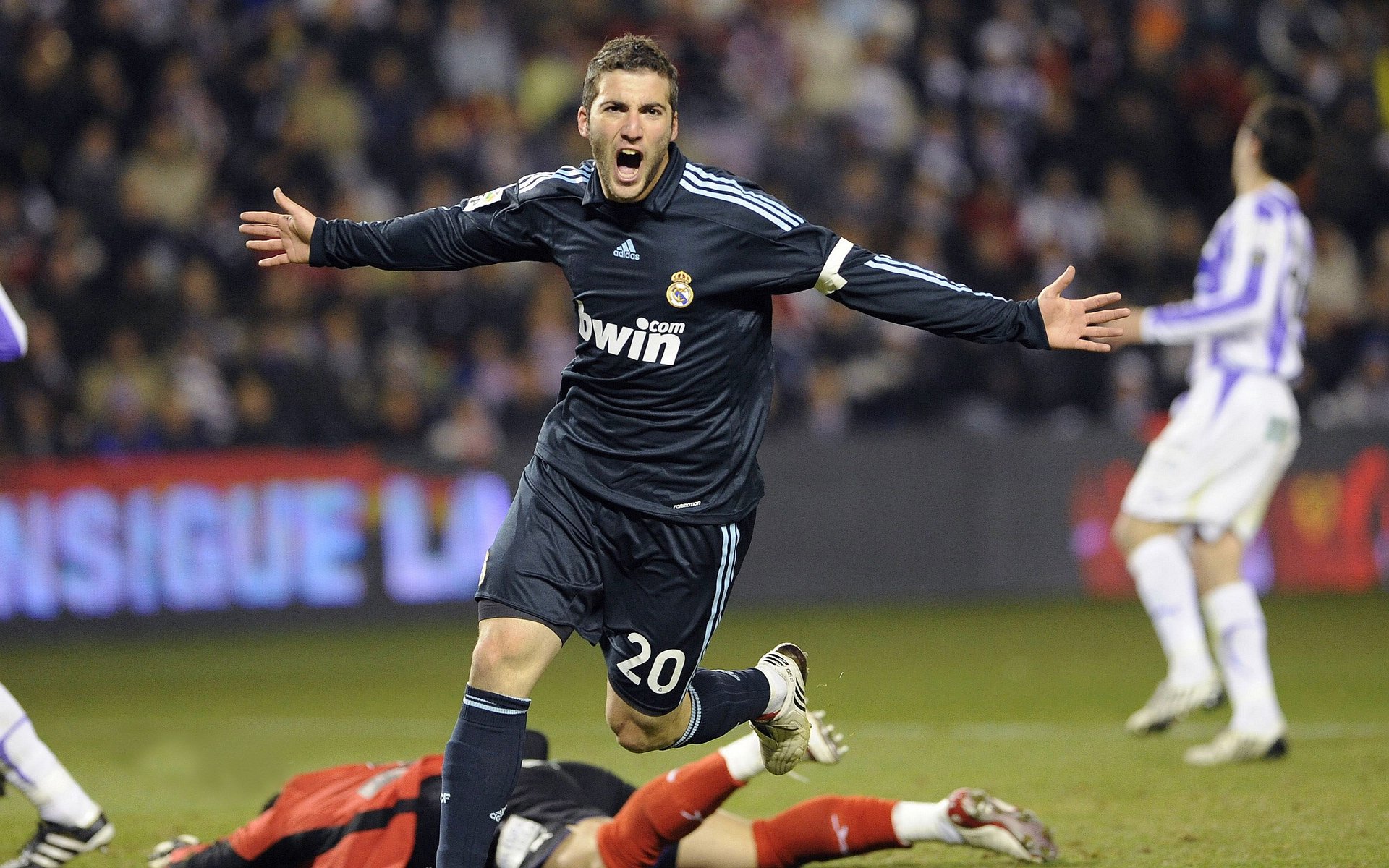 足球科技展在上海成功举行，足球展厅